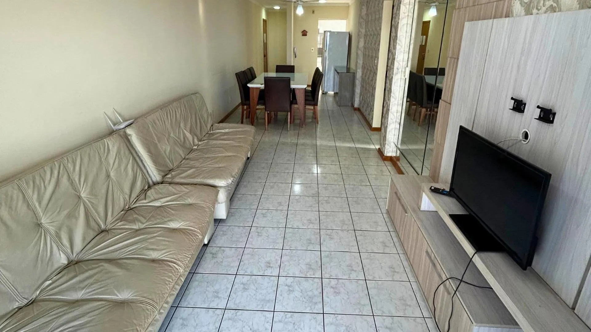 Amplo Apartamento Com Vista Mar Sobre A Avenida De Bombas 봄비나스