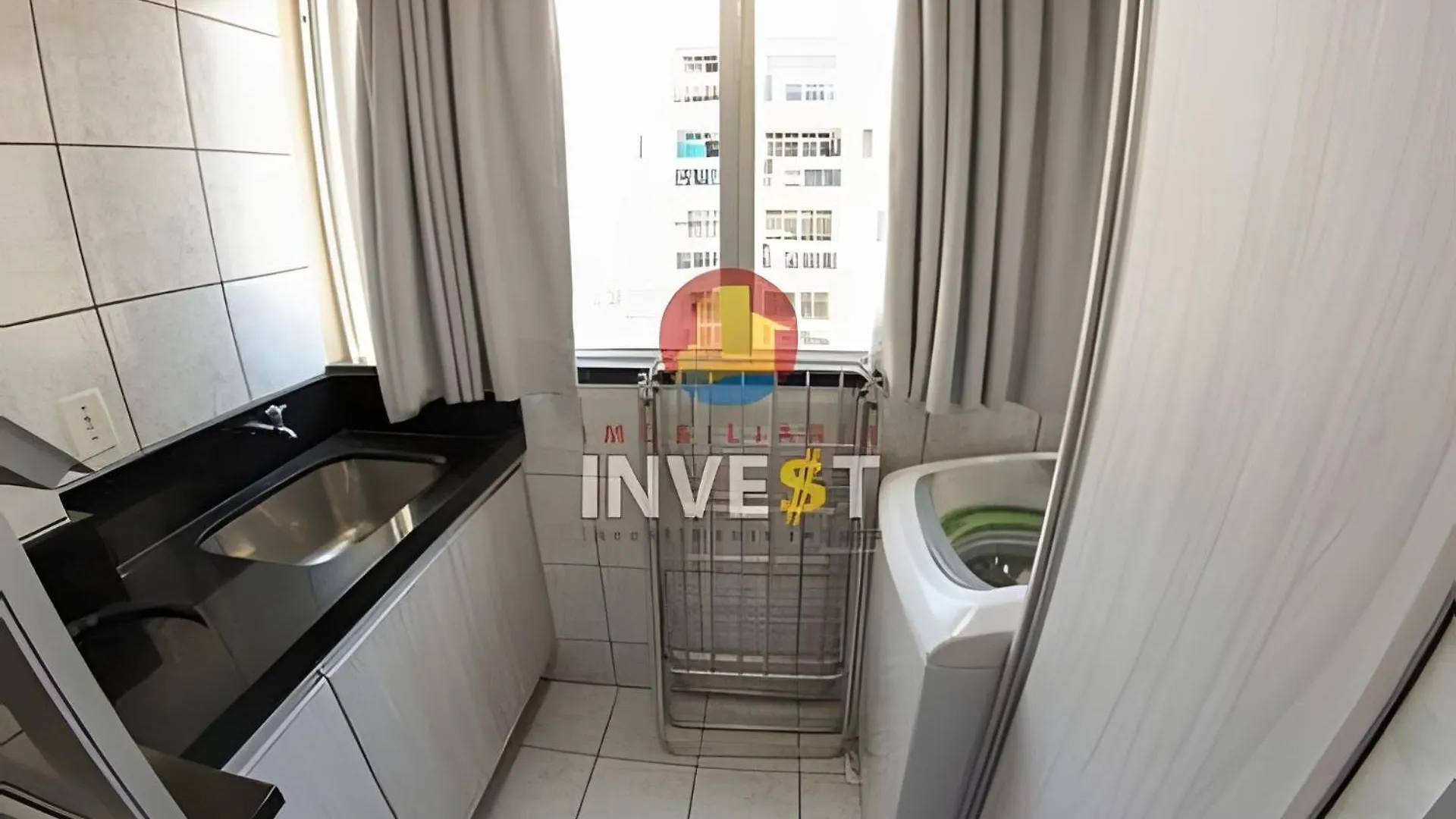 Amplo Apartamento Com Vista Mar Sobre A Avenida De Bombas Bombinhas